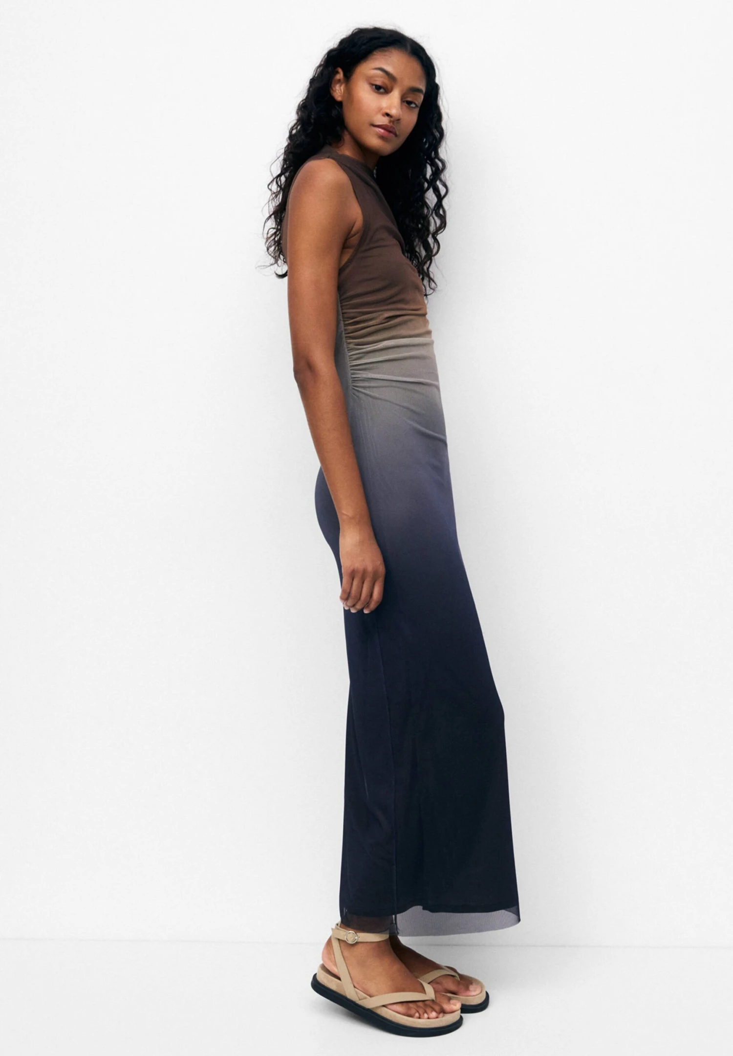 PULL & BEAR Gathered Tie-Dye With Asymmetric Hem - Maxi-Jurk - Multi Coloured - Afbeelding 4