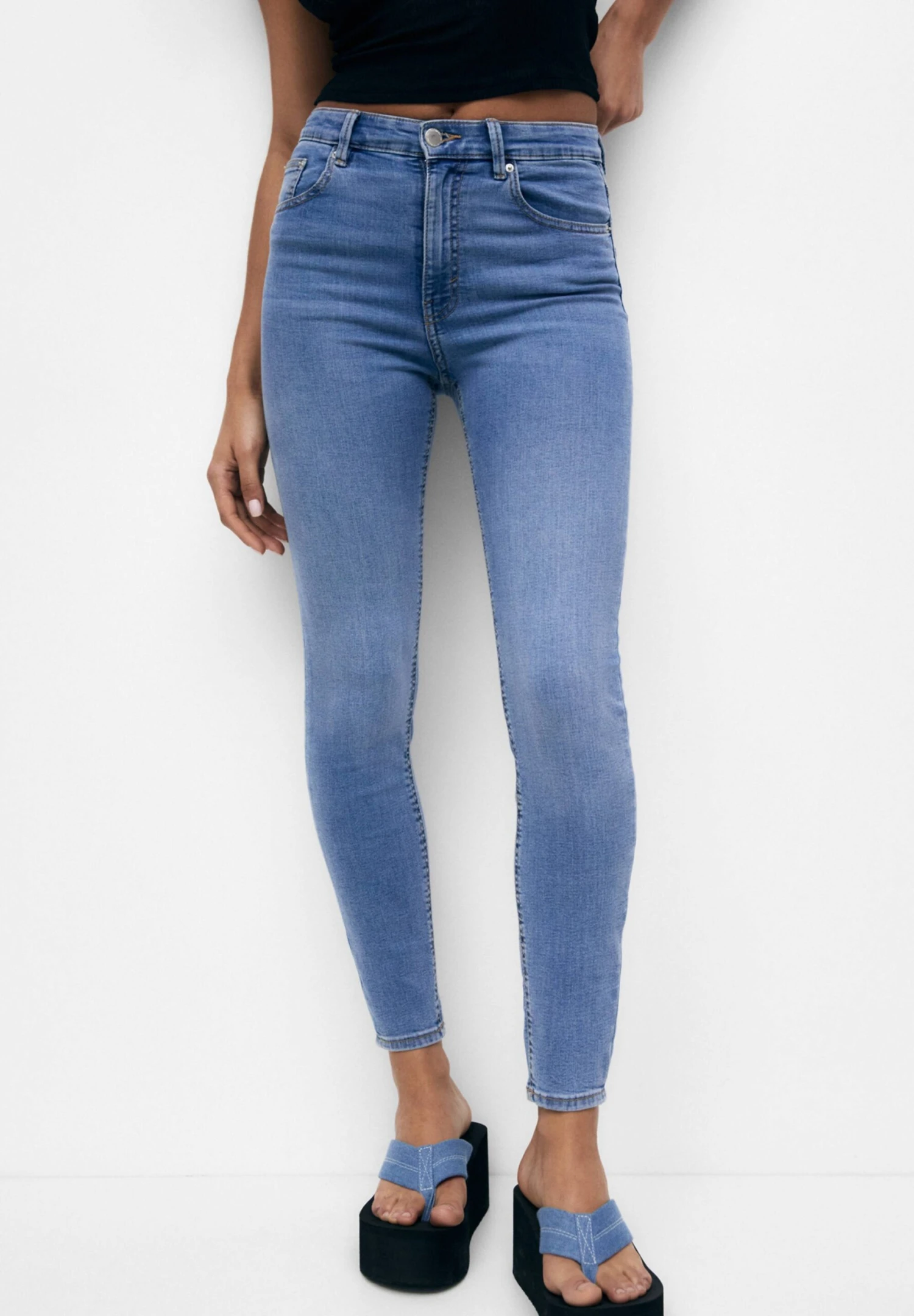 PULL & BEAR High Waisted - Jeans Skinny Fit - Blue Denim