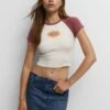 PULL & BEAR Cropped Raglan-Sleeve Sun - T-Shirt Print - Beige