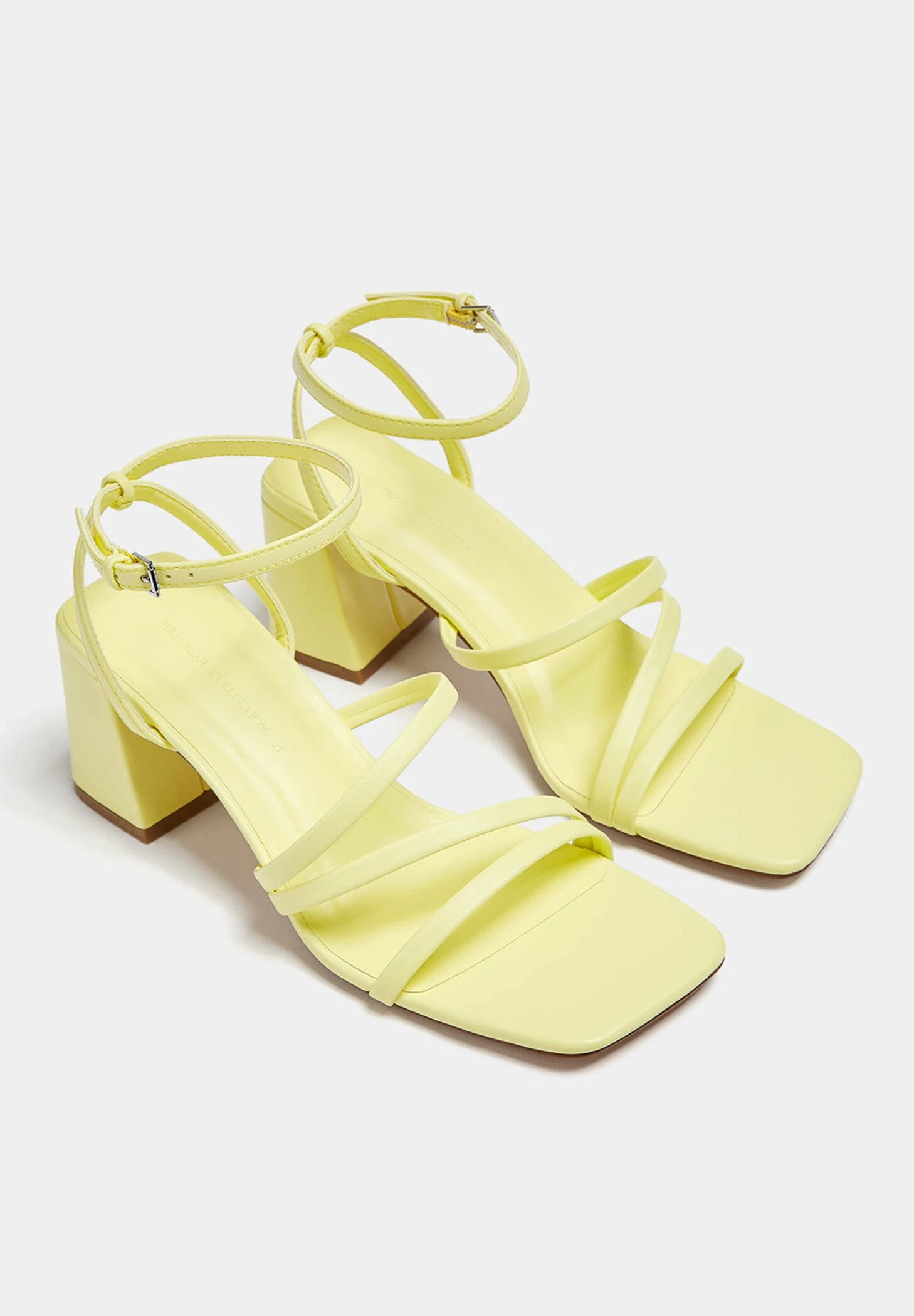 PULL & BEAR Mit Absatz Und Riemchen - Sandalen - Yellow - Afbeelding 2