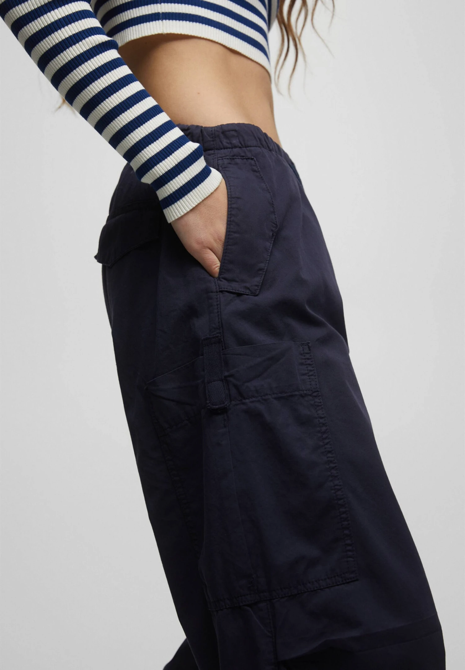 PULL & BEAR Parachute With A Pocket - Cargobroek - Metallic Blue - Afbeelding 4