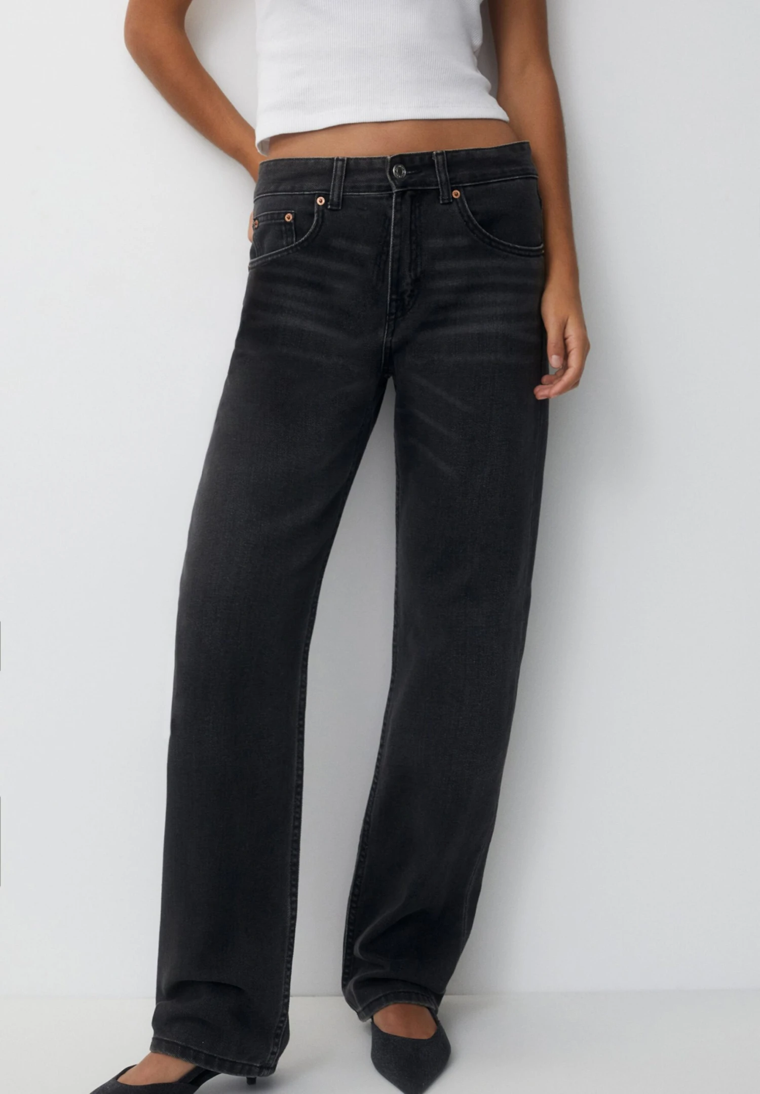 PULL & BEAR Mid Waist- Straight Leg Jeans - Black