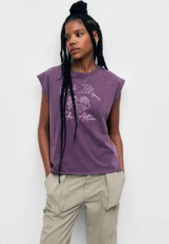 PULL & BEAR Embroidered - Top - Berry