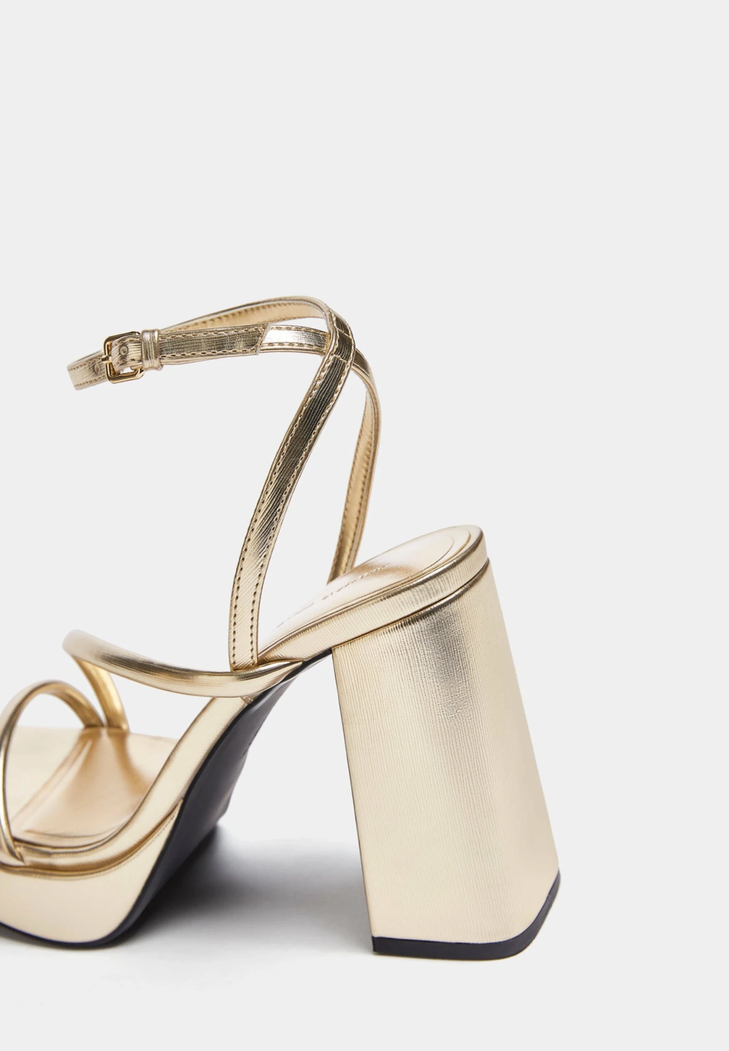 PULL & BEAR Sandalen Met Plateauzool - Gold Coloured - Afbeelding 6