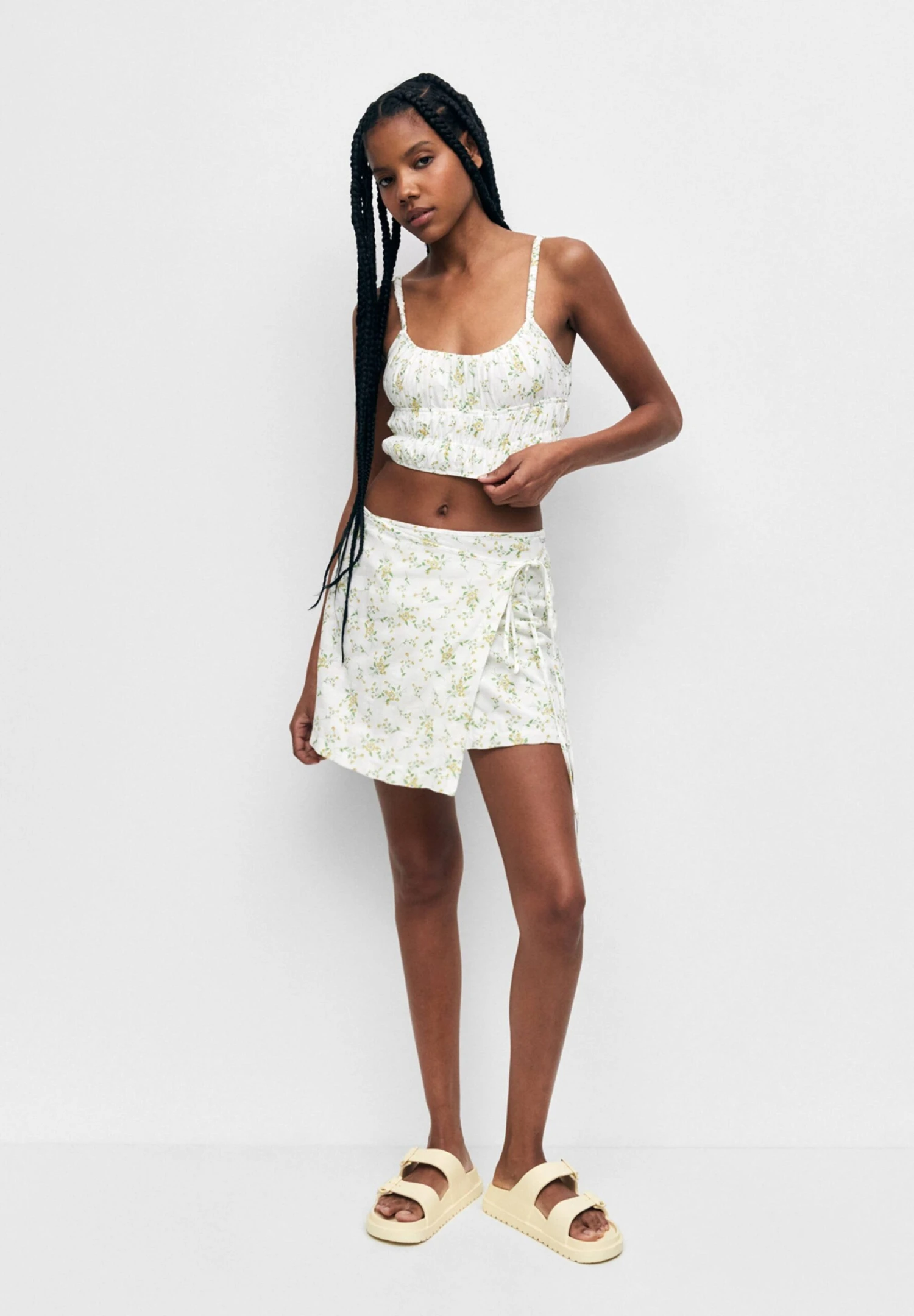 PULL & BEAR Floral Print- A-Lijn Rok - White - Afbeelding 2
