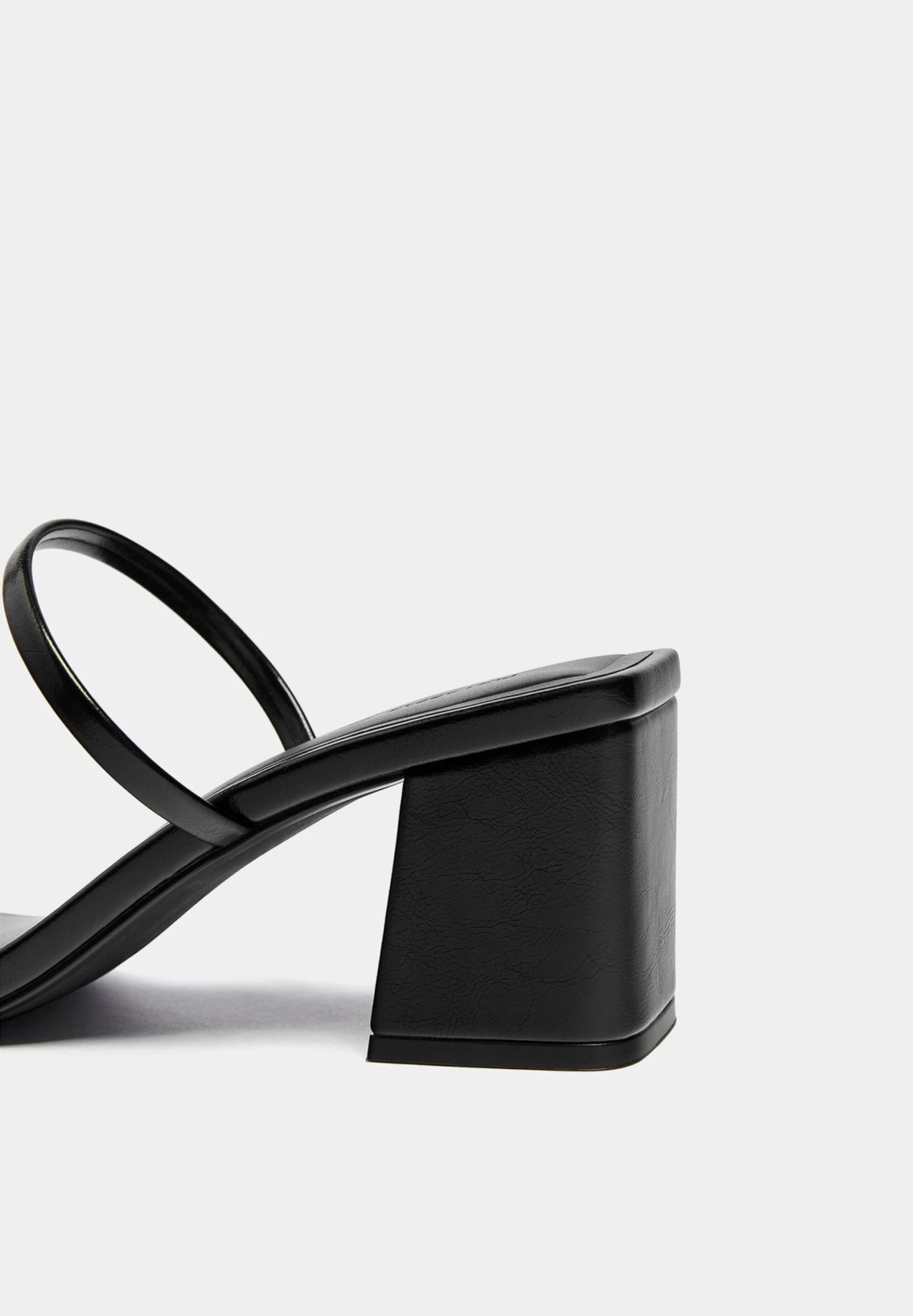 PULL & BEAR With Straps - Muiltjes Met Hak - Black - Afbeelding 6