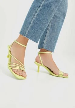 PULL & BEAR Strappy - Sandalen - Green