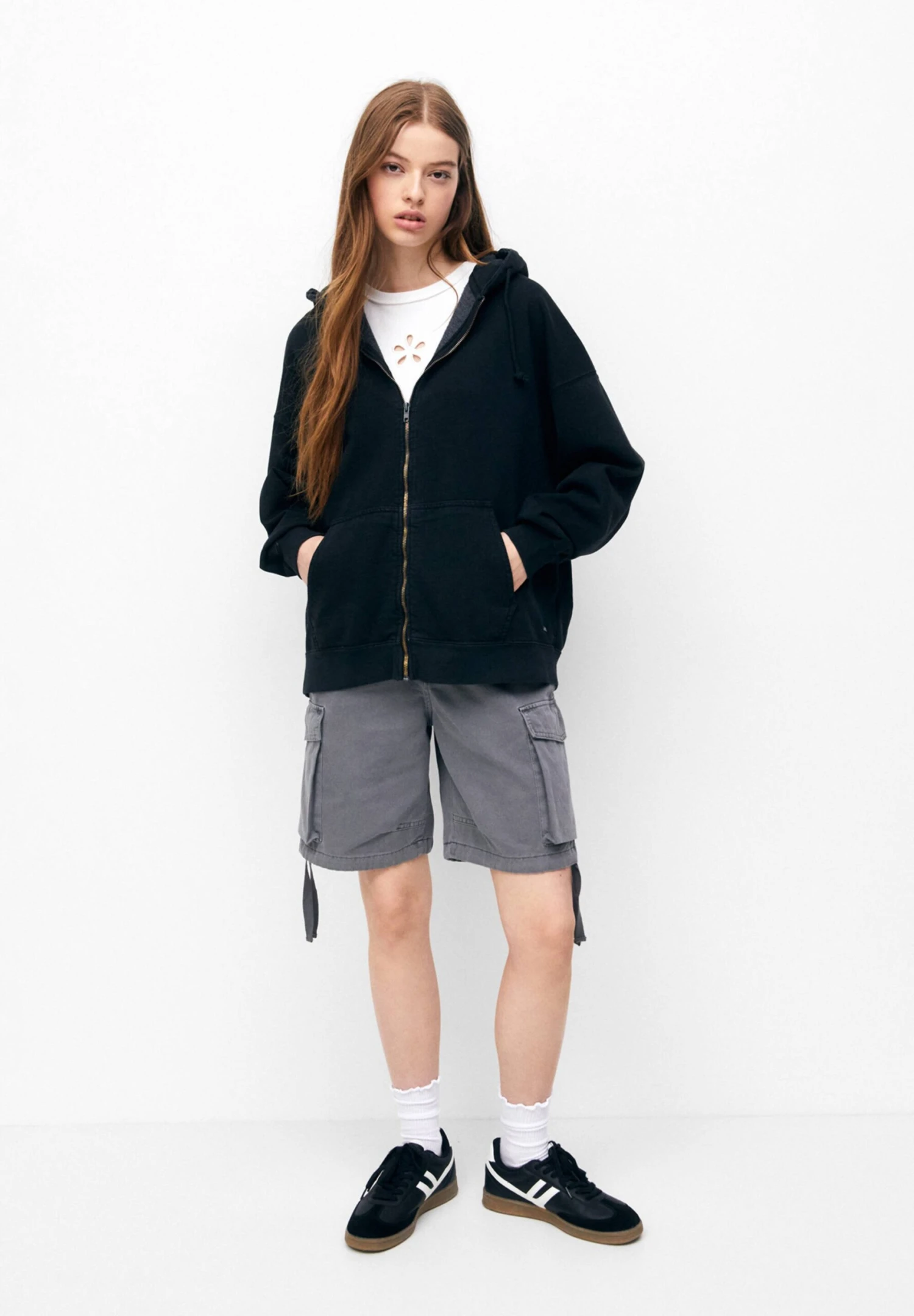 PULL & BEAR Cropped - Sweater Met Rits - Black - Afbeelding 2