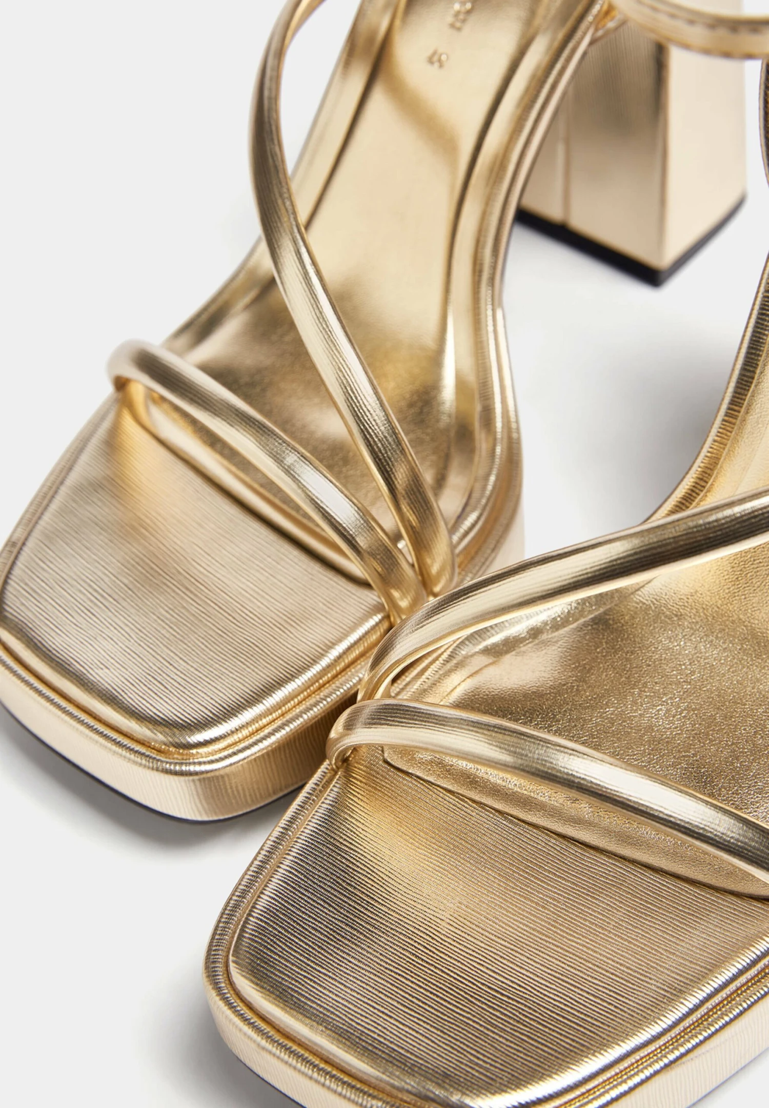 PULL & BEAR Sandalen Met Plateauzool - Gold Coloured - Afbeelding 5