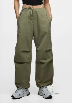 PULL & BEAR Parachute - Broek - Khaki