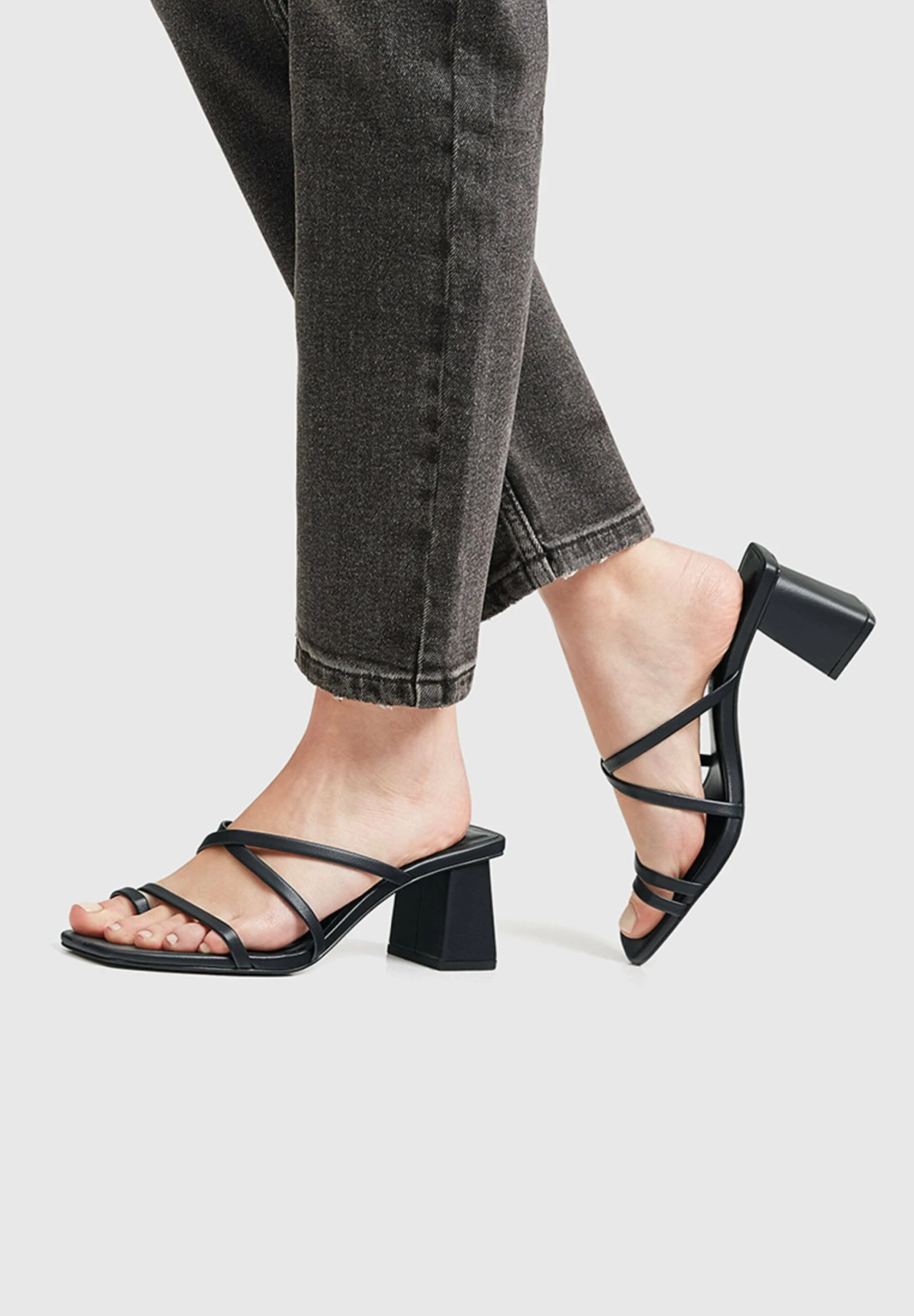 PULL & BEAR With Straps - Sandalen - Black