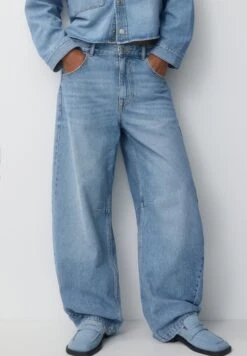 PULL & BEAR Balloon With Darts - Straight Leg Jeans - Blue Denim