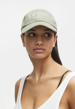 PULL & BEAR With Embroidery - Pet - Light Green