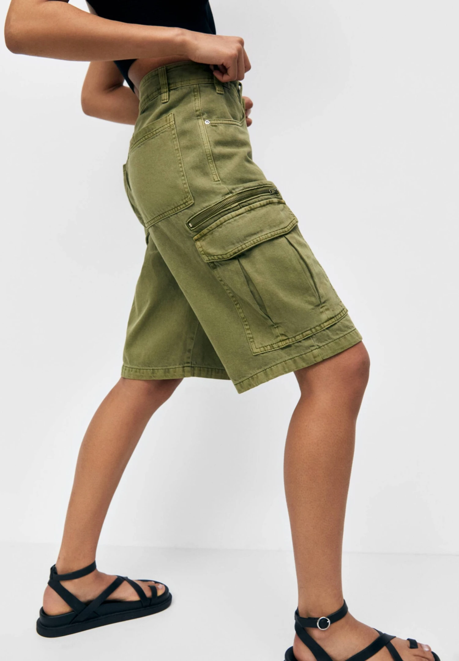 PULL & BEAR Twill Bermuda- Shorts - Khaki - Afbeelding 4