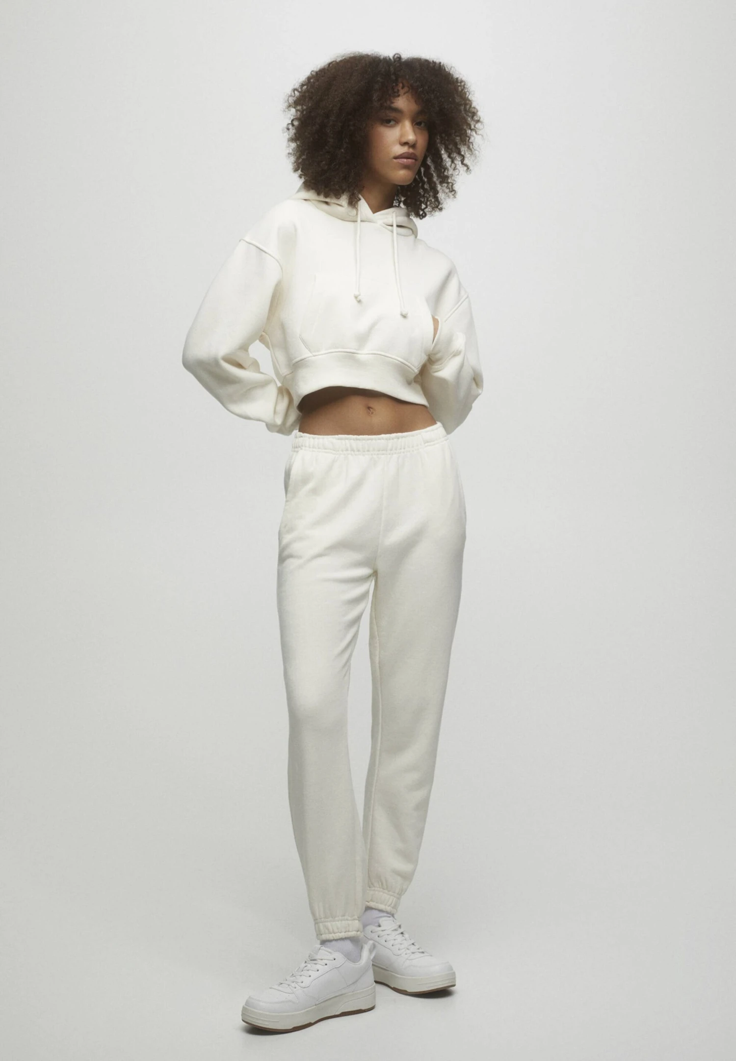 PULL & BEAR Cropped - Hoodie - Taupe - Afbeelding 2