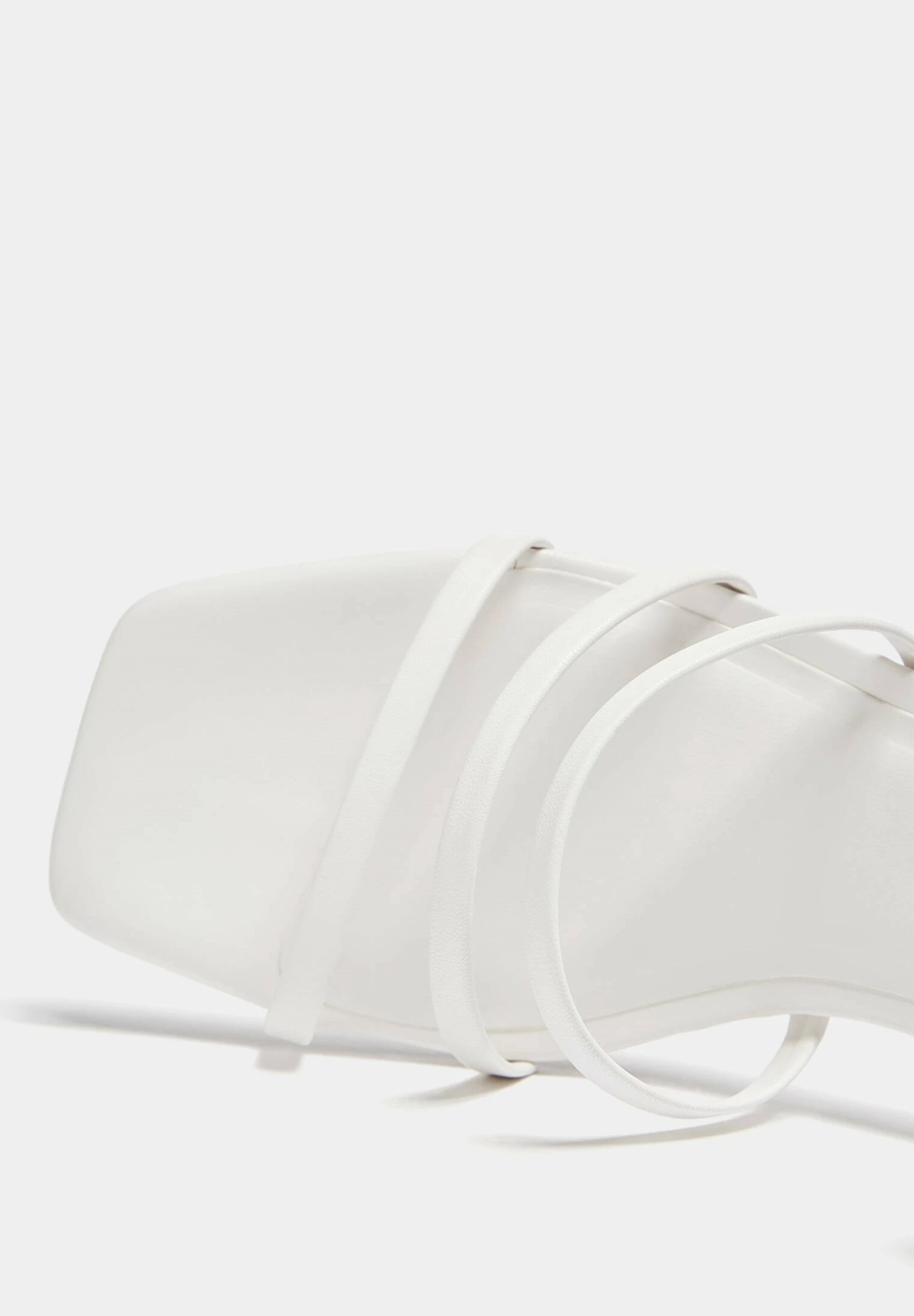 PULL & BEAR Strappy Heeled - Sandalen - White - Afbeelding 5