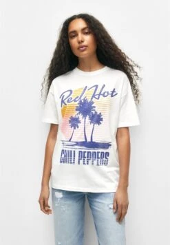 PULL & BEAR Red Hot Chili Peppers- T-Shirt Print - White