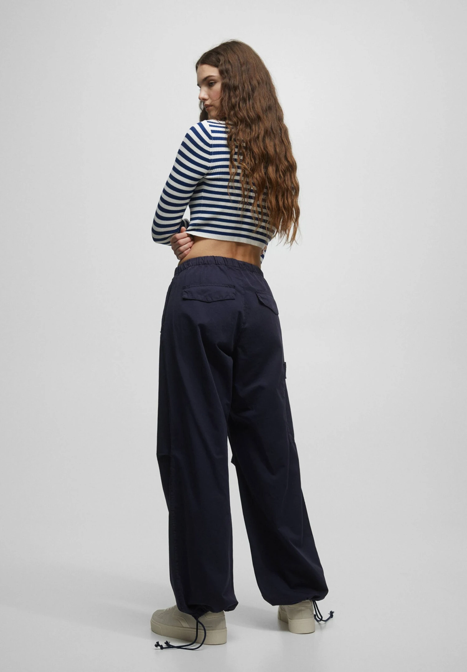 PULL & BEAR Parachute With A Pocket - Cargobroek - Metallic Blue - Afbeelding 3