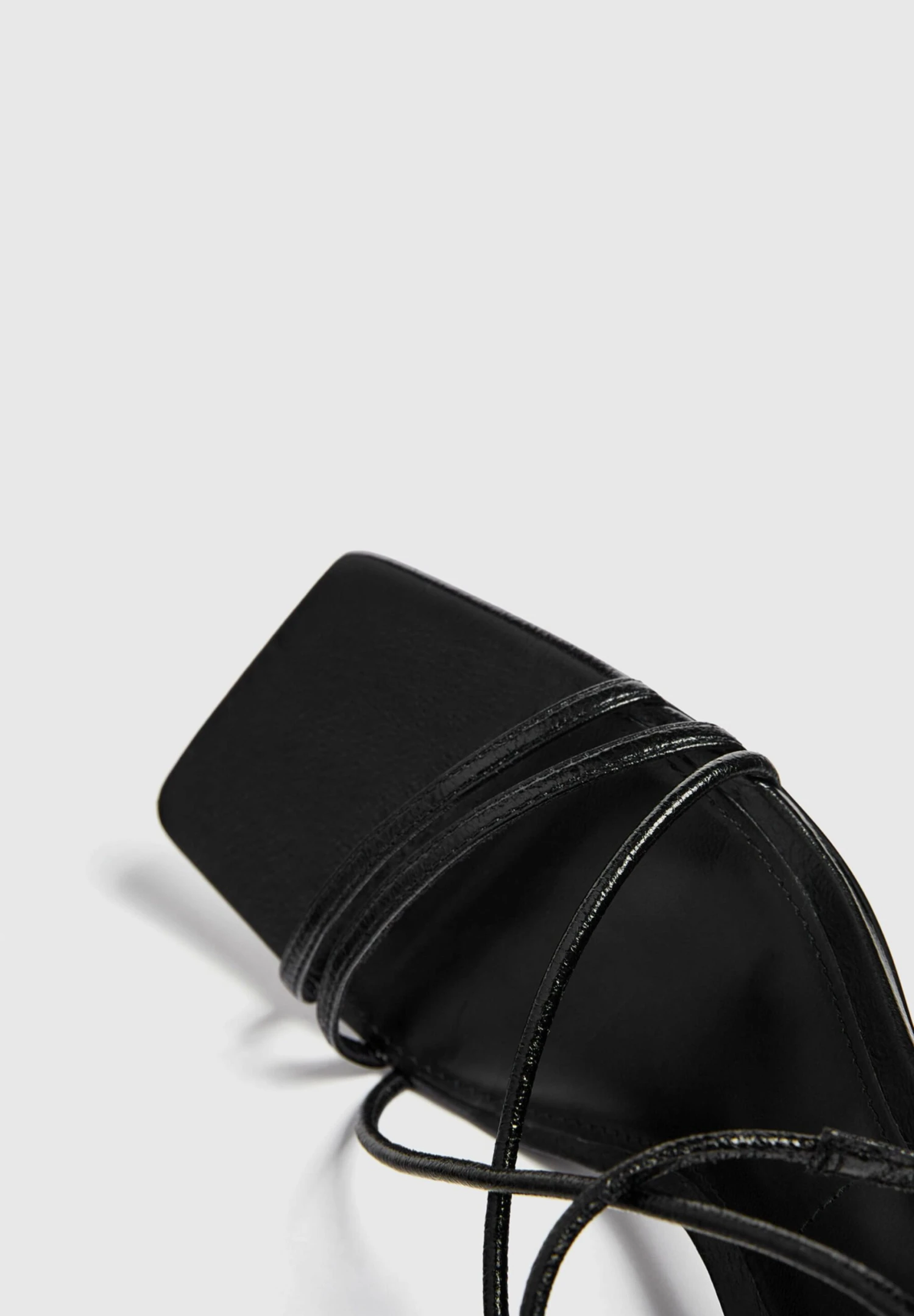 PULL & BEAR Tacón Tiras - Sandalen - Black - Afbeelding 4