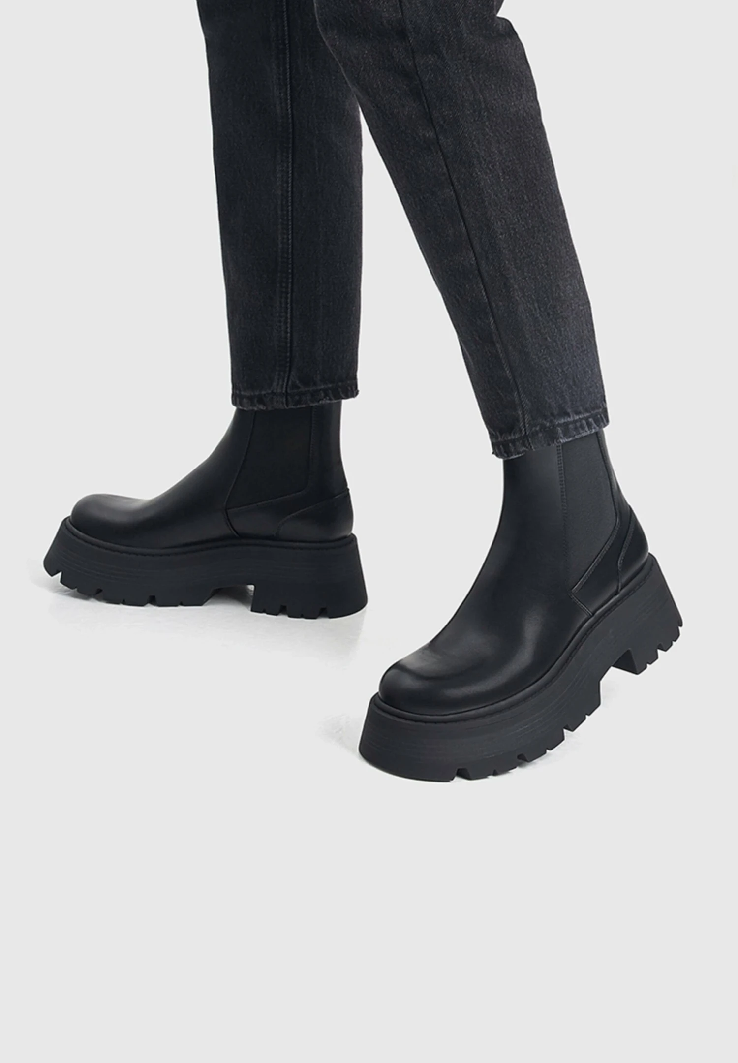 PULL & BEAR Mit Elastischen- Korte Laarzen - Black