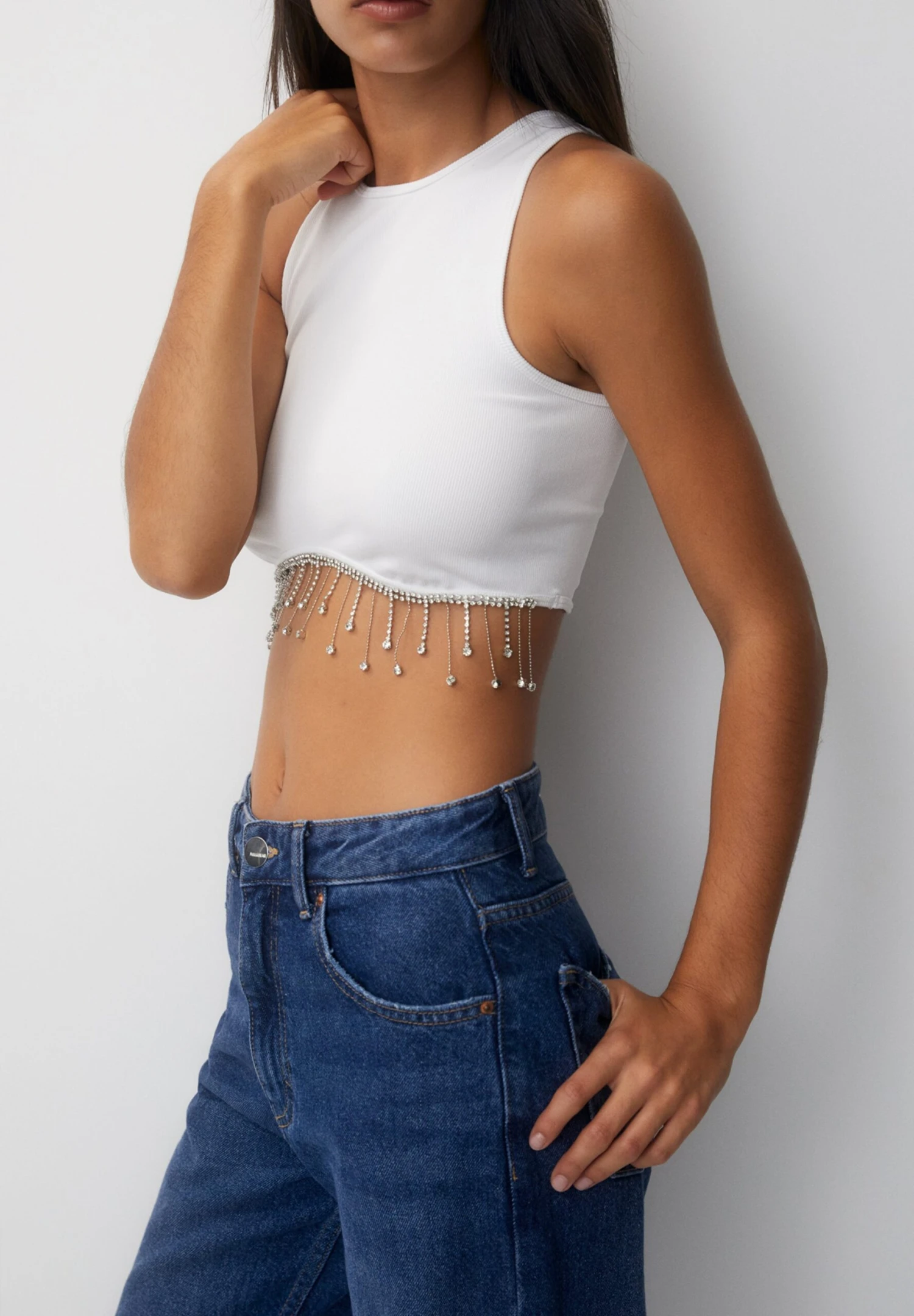 PULL & BEAR Crop Top With Rhinestone-Embellished Hem - Top - White - Afbeelding 4
