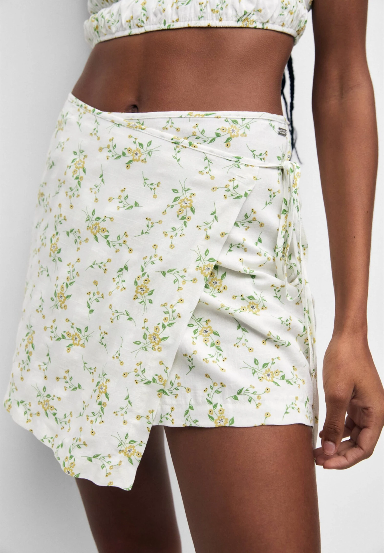 PULL & BEAR Floral Print- A-Lijn Rok - White - Afbeelding 4