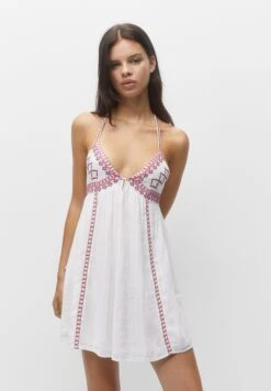 PULL & BEAR Short With Embroidery Detail - Jurk - White