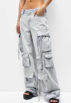 PULL & BEAR With Multiple Pockets - Straight Leg Jeans - Light Grey